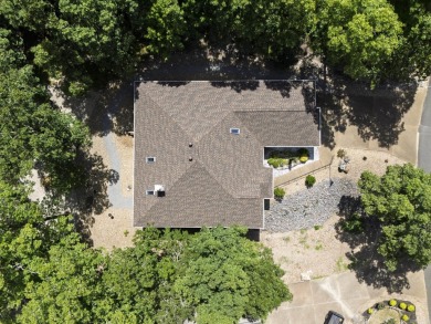 Welcome to this exceptionally well-maintained 3 bed 2.5  bath on Ponce De Leon Golf Course in Arkansas - for sale on GolfHomes.com, golf home, golf lot