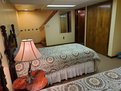 In Beautiful Michaywe find this well maintained 3BR 3BTH on Michaywe Pines Course in Michigan - for sale on GolfHomes.com, golf home, golf lot