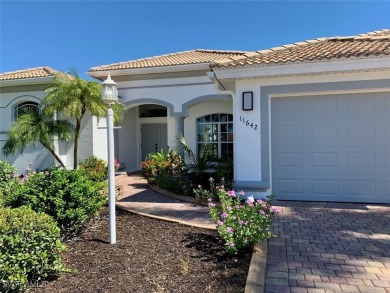 Come see this beautiful 4 Bedroom/3 Bathroom home with a on Royal Tee Country Club in Florida - for sale on GolfHomes.com, golf home, golf lot