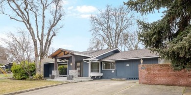 Welcome to this beautifully remodeled 4bd, 3.5 ba. single level on Rogue Valley Country Club in Oregon - for sale on GolfHomes.com, golf home, golf lot