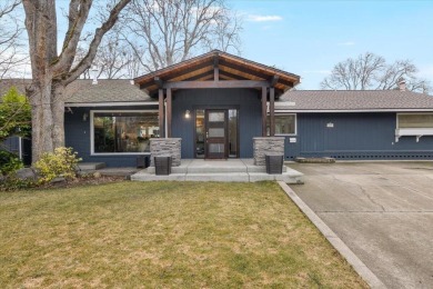 Welcome to this beautifully remodeled 4bd, 3.5 ba. single level on Rogue Valley Country Club in Oregon - for sale on GolfHomes.com, golf home, golf lot