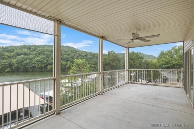 This beautifully updated 3 bed, 2 bath end unit in the quiet on The Club At Old Kinderhook in Missouri - for sale on GolfHomes.com, golf home, golf lot
