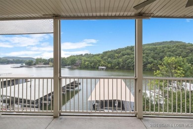 This beautifully updated 3 bed, 2 bath end unit in the quiet on The Club At Old Kinderhook in Missouri - for sale on GolfHomes.com, golf home, golf lot
