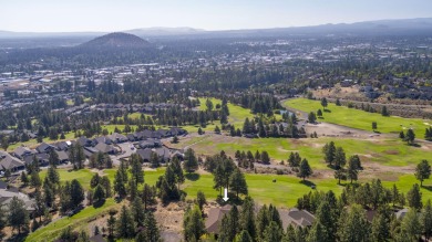 Expansive single level living with attached triple car garage on Rivers Edge Golf Resort in Oregon - for sale on GolfHomes.com, golf home, golf lot