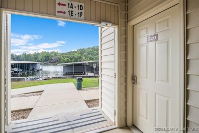 This beautifully updated 3 bed, 2 bath end unit in the quiet on The Club At Old Kinderhook in Missouri - for sale on GolfHomes.com, golf home, golf lot