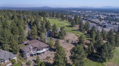 Expansive single level living with attached triple car garage on Rivers Edge Golf Resort in Oregon - for sale on GolfHomes.com, golf home, golf lot