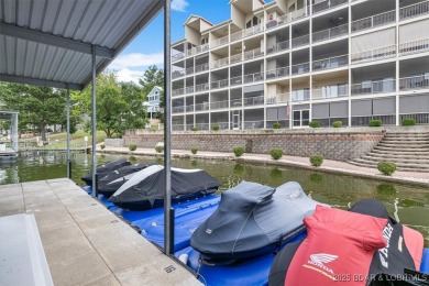 This beautifully updated 3 bed, 2 bath end unit in the quiet on The Club At Old Kinderhook in Missouri - for sale on GolfHomes.com, golf home, golf lot