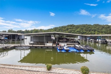 This beautifully updated 3 bed, 2 bath end unit in the quiet on The Club At Old Kinderhook in Missouri - for sale on GolfHomes.com, golf home, golf lot
