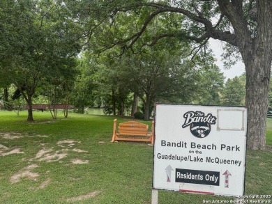 This 4 bedroom, 2 bath home is nicely situated not far from the on The Bandit Golf Club in Texas - for sale on GolfHomes.com, golf home, golf lot