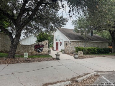This 4 bedroom, 2 bath home is nicely situated not far from the on The Bandit Golf Club in Texas - for sale on GolfHomes.com, golf home, golf lot