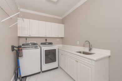 Beautifully Renovated Home in the Heart of Reynolds Lake Oconee! on Reynolds Lake Oconee - The Oconee in Georgia - for sale on GolfHomes.com, golf home, golf lot