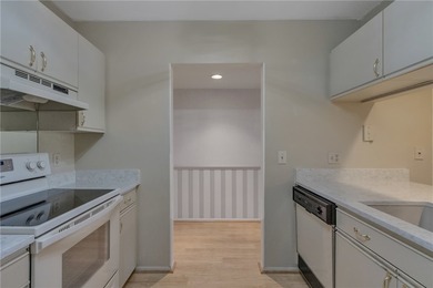 PRIME LOCATION-END UNIT only STEPS AWAY from heated on Vista Plantation Golf Club in Florida - for sale on GolfHomes.com, golf home, golf lot