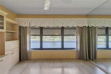 PRIME LOCATION-END UNIT only STEPS AWAY from heated on Vista Plantation Golf Club in Florida - for sale on GolfHomes.com, golf home, golf lot