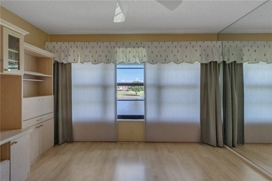 PRIME LOCATION-END UNIT only STEPS AWAY from heated on Vista Plantation Golf Club in Florida - for sale on GolfHomes.com, golf home, golf lot