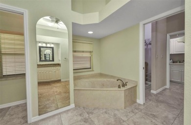 LAKE SUZY COMMUNITY ON SUNSEEKERS GOLF COURSE... This BEAUTIFUL on Kingsway Country Club in Florida - for sale on GolfHomes.com, golf home, golf lot