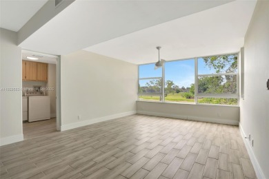 Fully renovated 2 bed/2 bath condo with additional room and on  in Florida - for sale on GolfHomes.com, golf home, golf lot