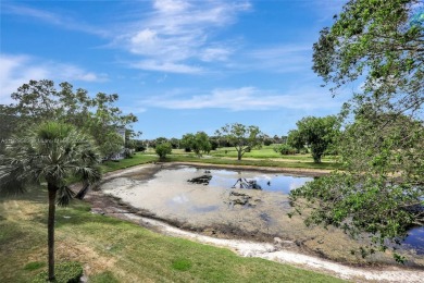 Fully renovated 2 bed/2 bath condo with additional room and on  in Florida - for sale on GolfHomes.com, golf home, golf lot