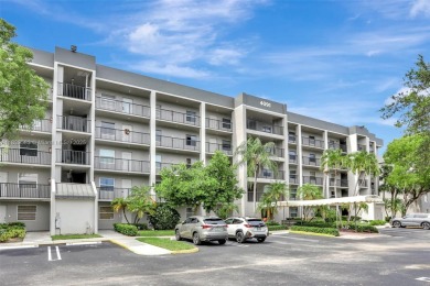 Fully renovated 2 bed/2 bath condo with additional room and on  in Florida - for sale on GolfHomes.com, golf home, golf lot