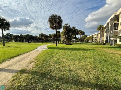 Luxurious apartment 2 bedroom, 2 full bathrooms on the 3rd floor on Deer Creek Golf Club in Florida - for sale on GolfHomes.com, golf home, golf lot