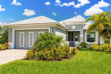 Rarely available GHO Suffolk model 2 years new! Bermuda inspired on Oak Harbor Country Club in Florida - for sale on GolfHomes.com, golf home, golf lot