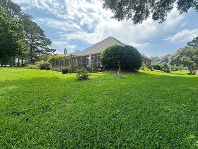 Welcome to this beautifully laid-out 2-bedroom, 2-bathroom home on Colonial Country Club Deerfield in Mississippi - for sale on GolfHomes.com, golf home, golf lot