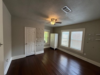 This beautifully maintained home sits on a generously sized lot on Stevens Park Golf Course in Texas - for sale on GolfHomes.com, golf home, golf lot
