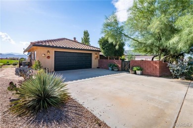 2 bedroom, 2 bath home with mature front landscaping and on Valle Vista Golf Course in Arizona - for sale on GolfHomes.com, golf home, golf lot