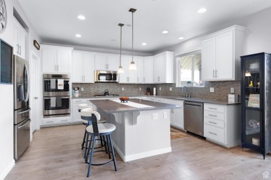 **OPEN HOUSE, JUNE 7 FROM 10 AM - 12 PM ** Welcome to your dream on Talons Cove Golf Club in Utah - for sale on GolfHomes.com, golf home, golf lot