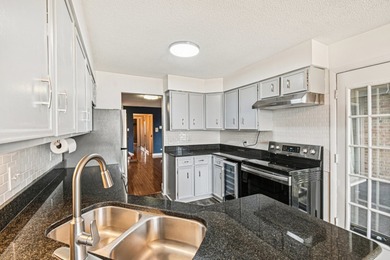 Welcome home to this well-maintained 2-bedroom, 2-bath condo in on Oak Hills Country Club in Illinois - for sale on GolfHomes.com, golf home, golf lot