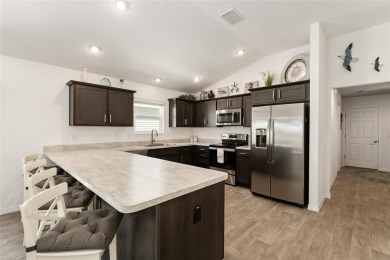 Beautiful 3-bed, 2-bath Charlotte Courtyard Villas with a VIEW! on Pennbrooke Fairways in Florida - for sale on GolfHomes.com, golf home, golf lot