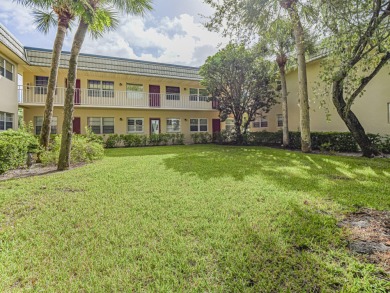 Impeccable first floor 1BR with washer and dryer in the on Vero Beach South Golf Course in Florida - for sale on GolfHomes.com, golf home, golf lot