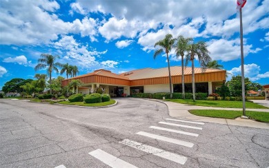 $10,000 PRICE IMPROVEMENT! Welcome to your Florida oasis! on Peridia Golf and Country Club in Florida - for sale on GolfHomes.com, golf home, golf lot