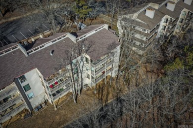 Stunning upstairs end unit Cliffside Lodge, Lakeview and Sugar on Mountain Ranch Golf Club in Arkansas - for sale on GolfHomes.com, golf home, golf lot