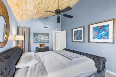 Welcome to this beautiful and light-filled 2-bedroom, 2-bathroom on Mount Dora Golf Club in Florida - for sale on GolfHomes.com, golf home, golf lot
