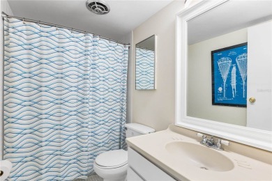 Welcome to this beautiful and light-filled 2-bedroom, 2-bathroom on Mount Dora Golf Club in Florida - for sale on GolfHomes.com, golf home, golf lot