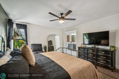 Desirable 2BR/2BA end-unit villa with expansive lake views in on Deer Creek Golf Club in Florida - for sale on GolfHomes.com, golf home, golf lot