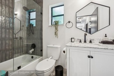 Desirable 2BR/2BA end-unit villa with expansive lake views in on Deer Creek Golf Club in Florida - for sale on GolfHomes.com, golf home, golf lot
