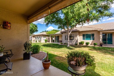 Charming Villa offers 3 bedrooms, 2 baths, & 2-car garage. The on Oakwood Golf Club  in Arizona - for sale on GolfHomes.com, golf home, golf lot