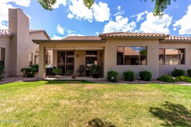 Charming Villa offers 3 bedrooms, 2 baths, & 2-car garage. The on Oakwood Golf Club  in Arizona - for sale on GolfHomes.com, golf home, golf lot