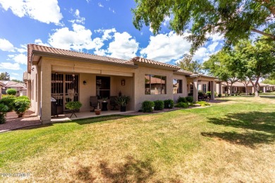 Charming Villa offers 3 bedrooms, 2 baths, & 2-car garage. The on Oakwood Golf Club  in Arizona - for sale on GolfHomes.com, golf home, golf lot