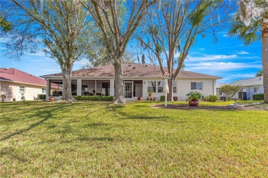 ***A VIEW THAT NEVER GROWS OLD !! ***A perfect home for Florida on Ocala Palms Golf and Country Club in Florida - for sale on GolfHomes.com, golf home, golf lot