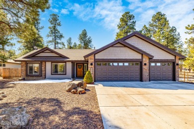 This beautiful 3 bedroom, 2.5 bath, single level home sits on on Elephant Rocks at Williams in Arizona - for sale on GolfHomes.com, golf home, golf lot