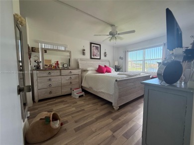 Beautiful corner unit  1/1/.5 condo in this 55+ community  with on Sunrise Lakes Phase III in Florida - for sale on GolfHomes.com, golf home, golf lot