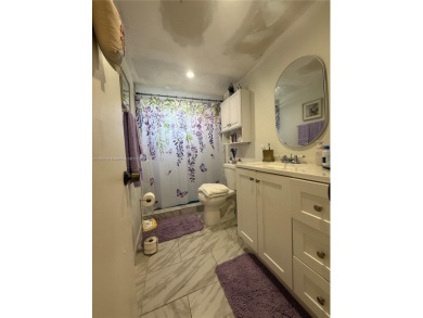 Beautiful corner unit  1/1/.5 condo in this 55+ community  with on Sunrise Lakes Phase III in Florida - for sale on GolfHomes.com, golf home, golf lot