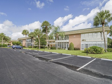 Spacious first floor condominium  in vibrant 55+ community- on Vero Beach South Golf Course in Florida - for sale on GolfHomes.com, golf home, golf lot