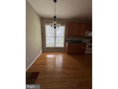 **Immaculate and spacious three-bedroom, two-bath rambler on Lake Of The Woods Golf Course in Virginia - for sale on GolfHomes.com, golf home, golf lot