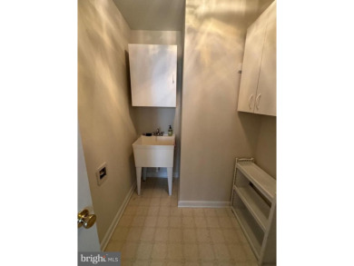 **Immaculate and spacious three-bedroom, two-bath rambler on Lake Of The Woods Golf Course in Virginia - for sale on GolfHomes.com, golf home, golf lot