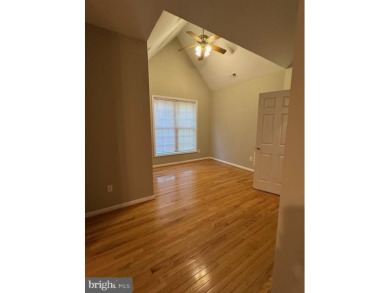 **Immaculate and spacious three-bedroom, two-bath rambler on Lake Of The Woods Golf Course in Virginia - for sale on GolfHomes.com, golf home, golf lot
