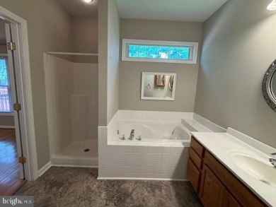 **Immaculate and spacious three-bedroom, two-bath rambler on Lake Of The Woods Golf Course in Virginia - for sale on GolfHomes.com, golf home, golf lot