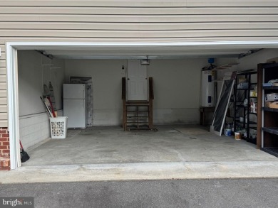 **Immaculate and spacious three-bedroom, two-bath rambler on Lake Of The Woods Golf Course in Virginia - for sale on GolfHomes.com, golf home, golf lot
